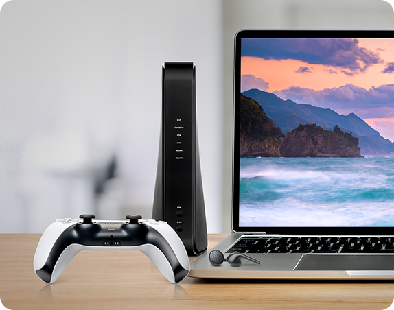 Computadora portátil, consola de videojuegos, enrutador y teléfono móvil impulsados por Optimum Internet