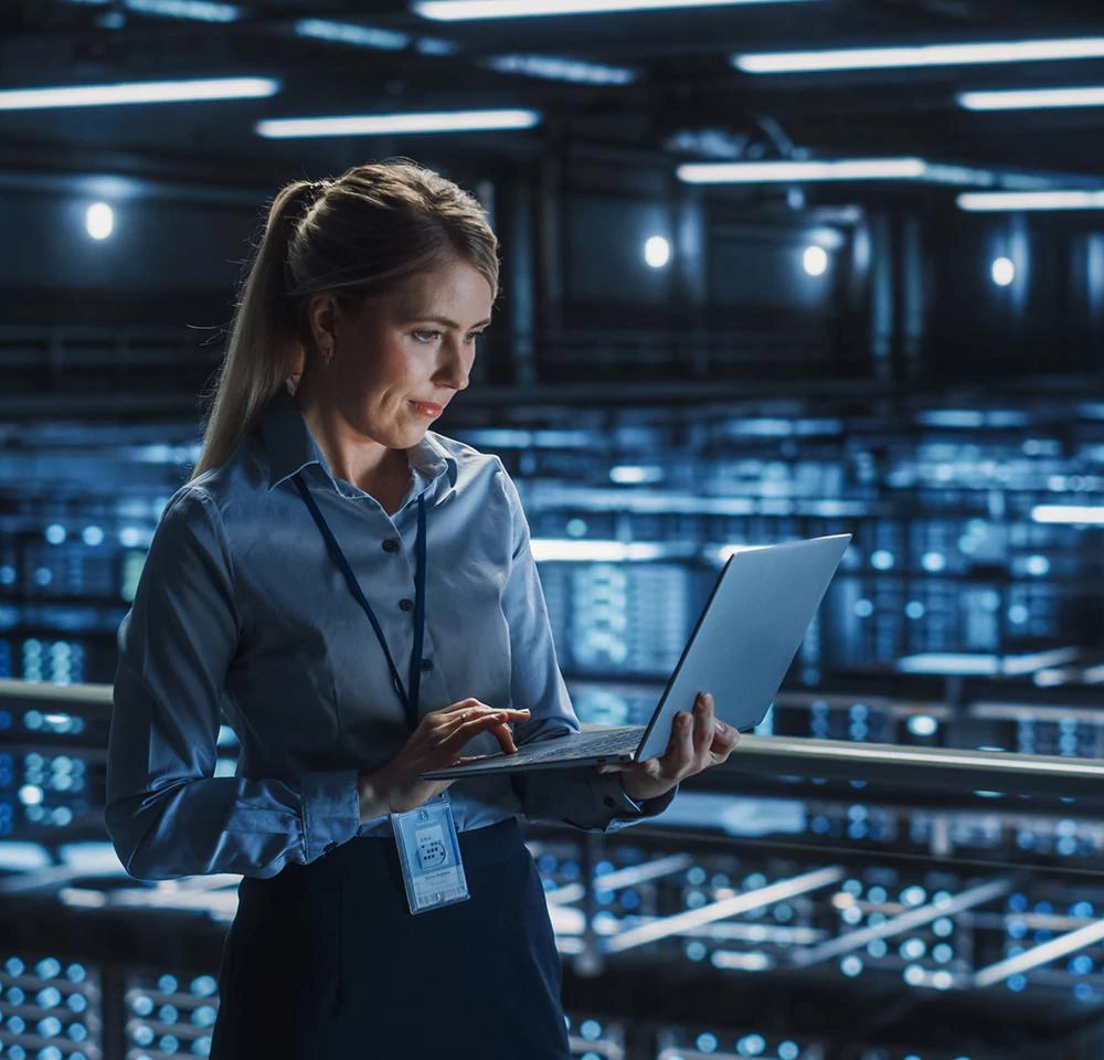 cloud-connect-body-girl-laptop.jpg
