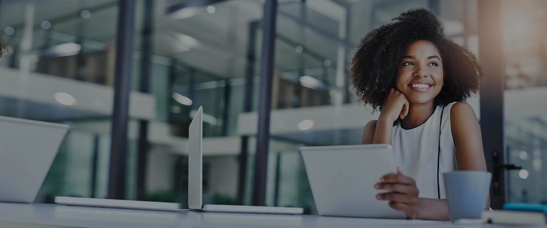 cloud-connect-banner-girl-tablet.jpg
