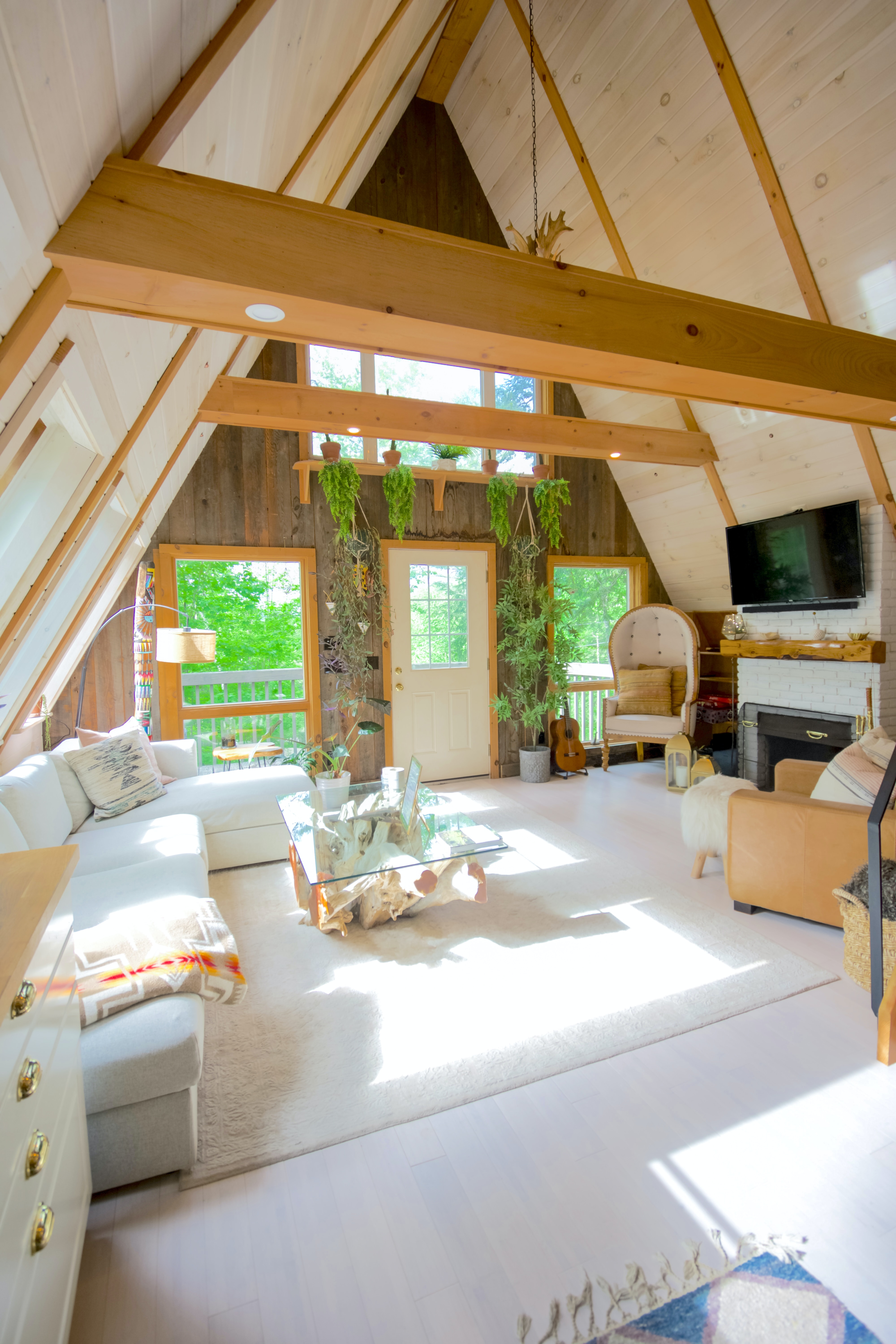 Mobile App Alternatives to Airbnb For Your Next Vacation