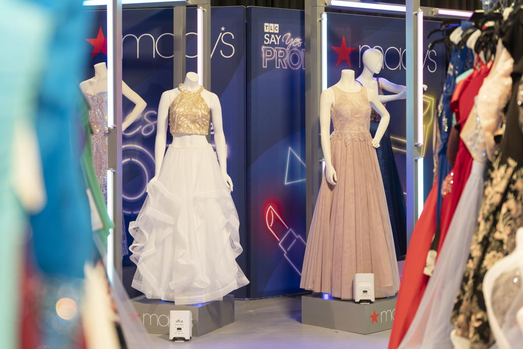 Pick Up Your Free Prom Dress | Optimum